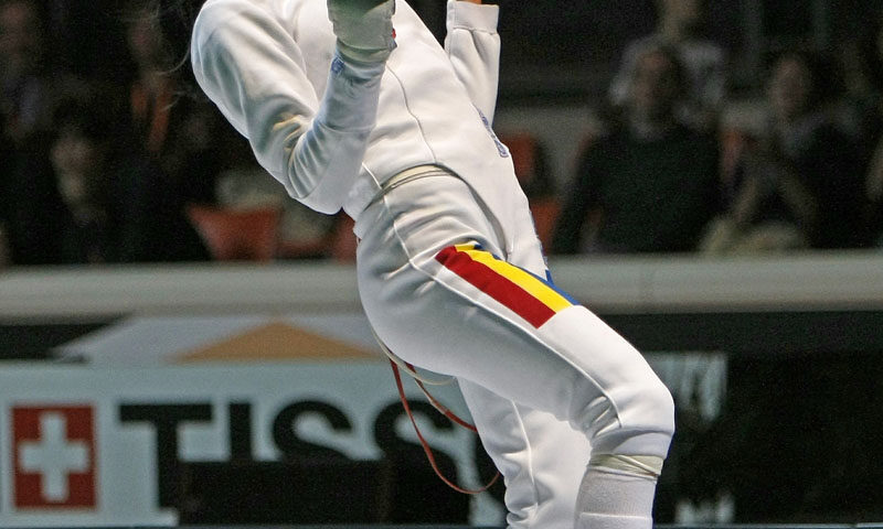 Simona Gherman şi Anca Măroiu, calificate în sferturile olimpice la spadă feminin